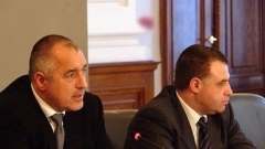 Ο πρωθυπουργός Μπόικο Μπορίσοφ και ο υπουργός Γεωργίας, Μιροσλάβ Νάιντενοφ, εξηγούν το ενδεχόμενο καταβολής προστίμου εκατοντάδων εκατομμυρίων ευρώ λόγω των ανταλλαγών